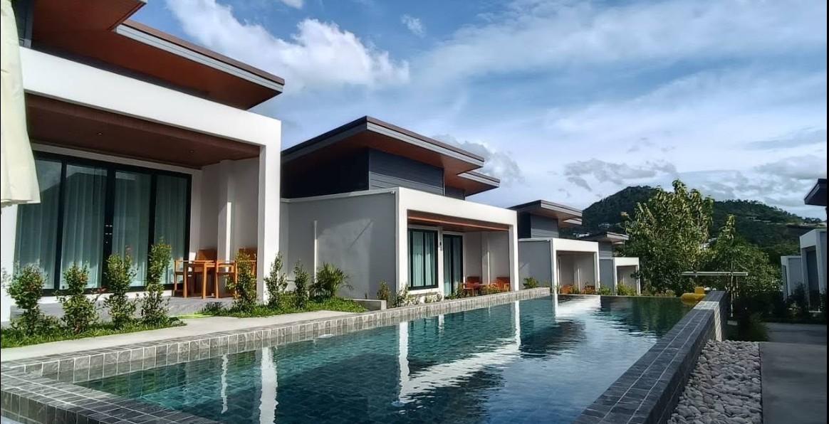 Pool and villas