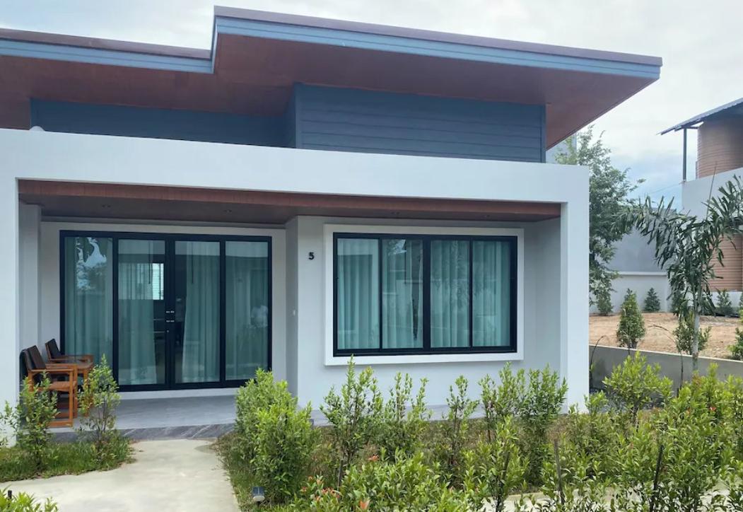 Front view of a villa at Green Mountain View Villas